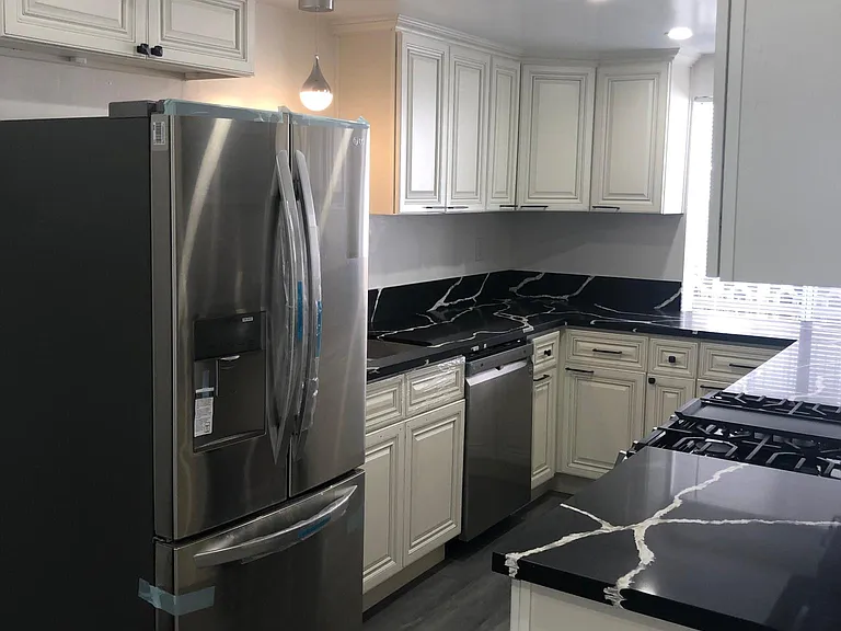 807 N Alfred St #2 — Photo 3