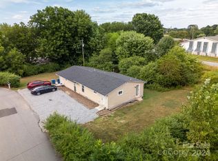 9 & 11 Holly Dr, Granite Falls, NC 28630