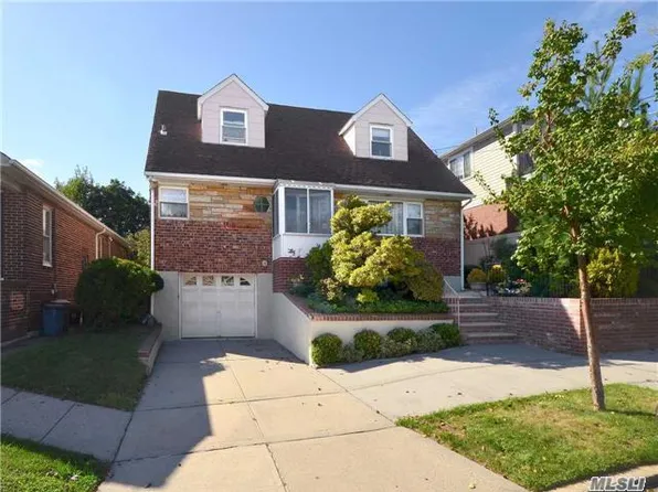 9-24 129th St, College Point, NY 11356