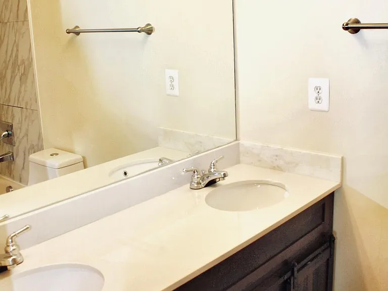 6806 Avalon Isle Way — Photo 11