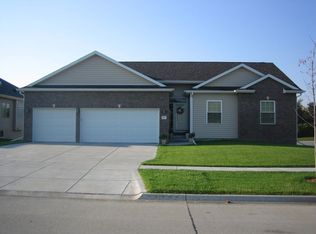 5909 Chatsworth Ln, Lincoln, NE 68516