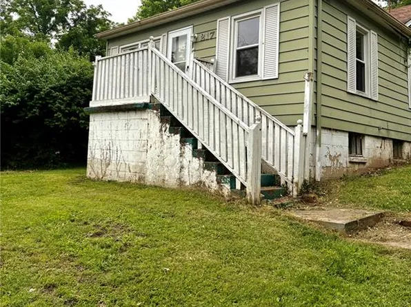 217 Center Dr, Caseyville, IL 62232