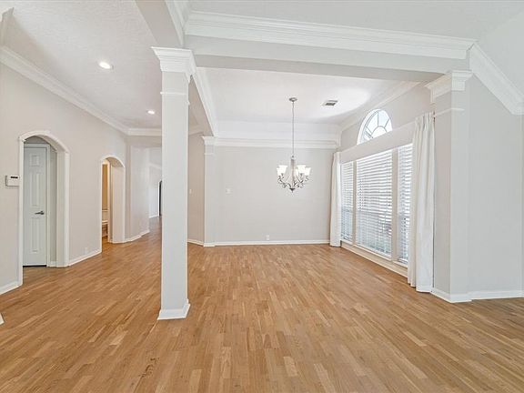 5th image of 4427 Vandermere Court