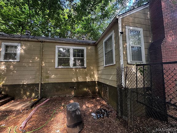 5th image of 3050 McQueen St