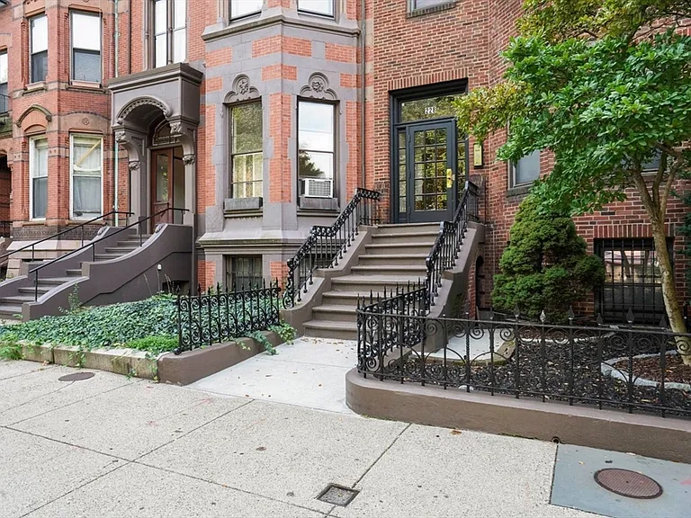 228 Commonwealth Ave #7 — Photo 24