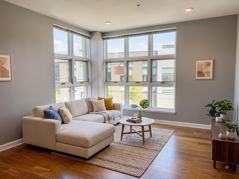 825 N 4th St #213 — Photo 1