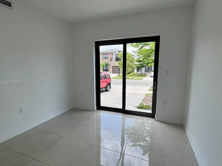 1171 NW 2nd St — Photo 3