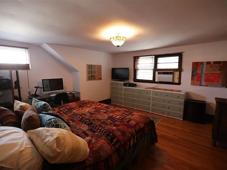 14 S Swarthmore Ave — Photo 13