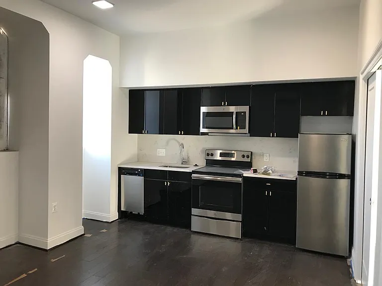 1200 Saint Paul St — Photo 4
