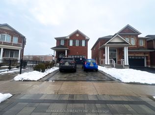 12 Lillian Cres, Brampton, ON L6R3P9