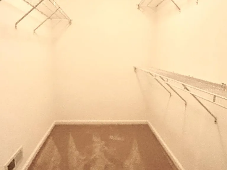40 Truman Ave — Photo 26