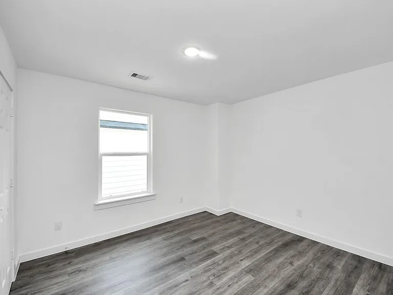 7611 Shotwell #B — Photo 13