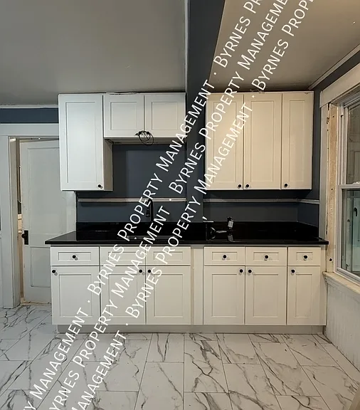 117 Everett St #123 — Photo 3