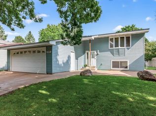 909 104th Ave NW, Coon Rapids, MN 55433