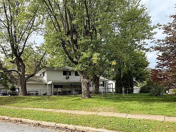 4th image of 122 Granville Ave
