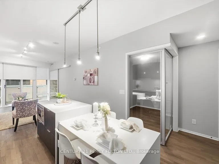 1 Bloor St E #313 — Photo 13