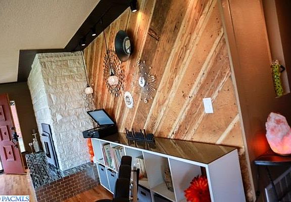 4th image of 2211 W Canal Dr