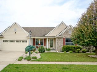 1243 Oriole Dr, Oconomowoc, WI 53066