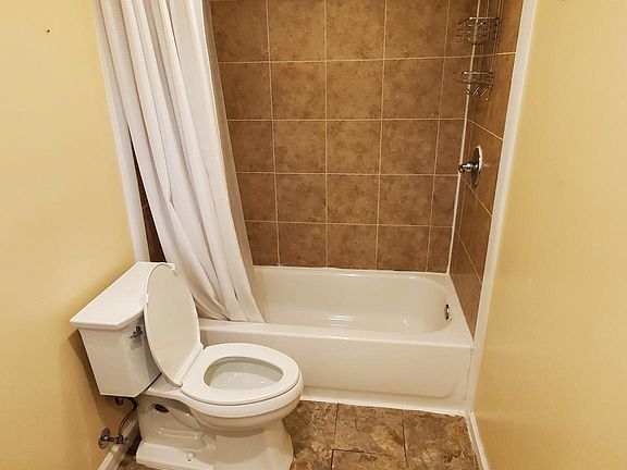 5th image of 630 Trumbull Ave #A