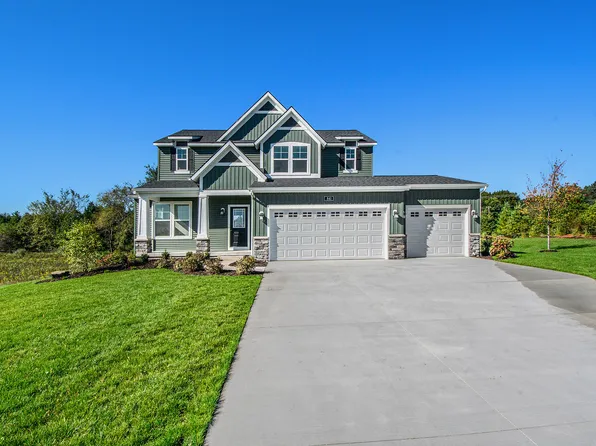 841 Harvest Acre Ct, Lowell, MI 49331