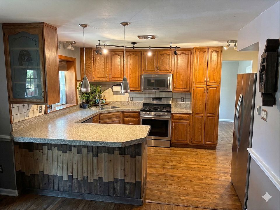 1st image of 3550 Moore Ct