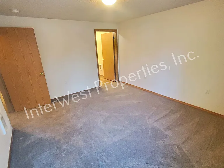 9931 NE Prescott St #13 — Photo 19
