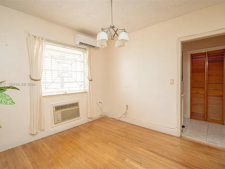 637 SW 11th St #6W — Photo 9