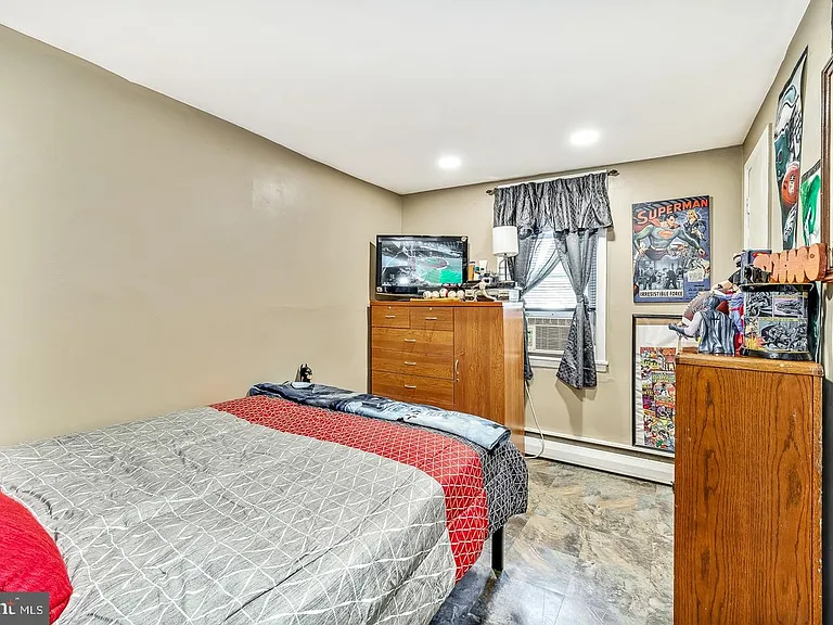 7525 Este Ave — Photo 10