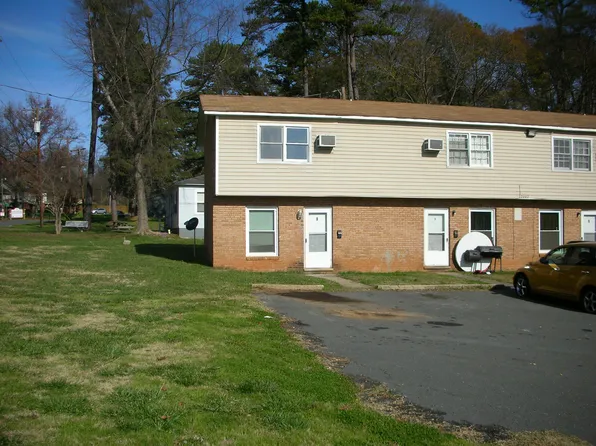 2667 Dr Carver Rd APT 3, Charlotte, NC 28208
