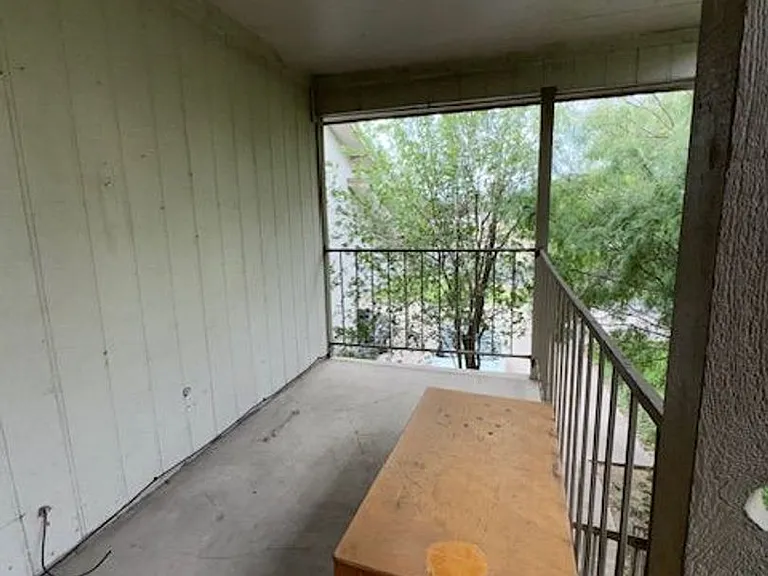 4250 Calallen Dr #3 — Photo 2