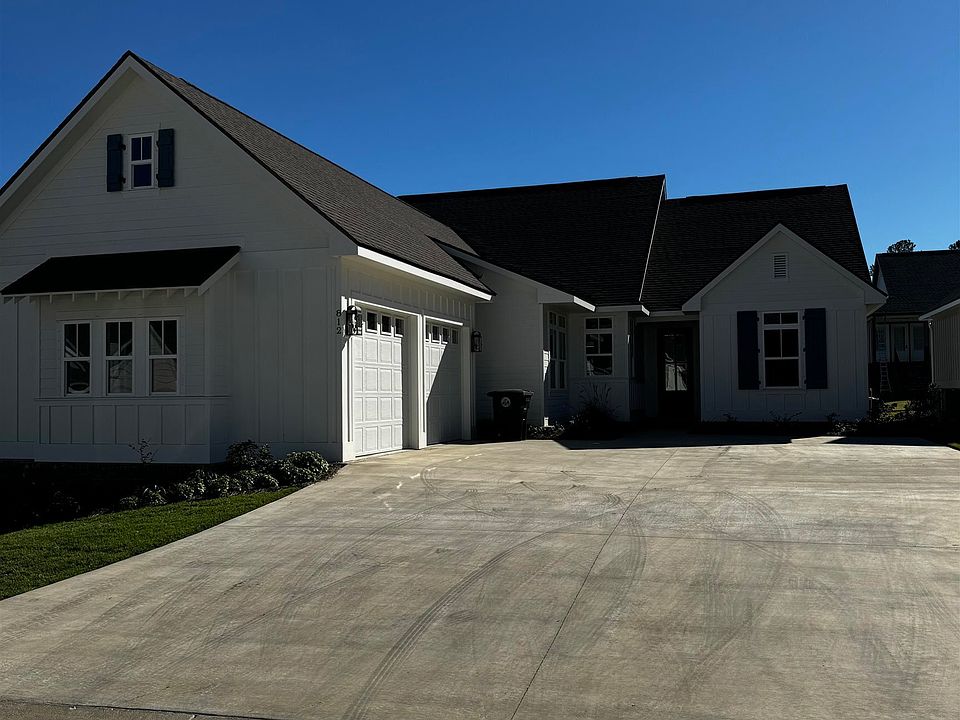 1st image of 304 Cuban Lily Dr