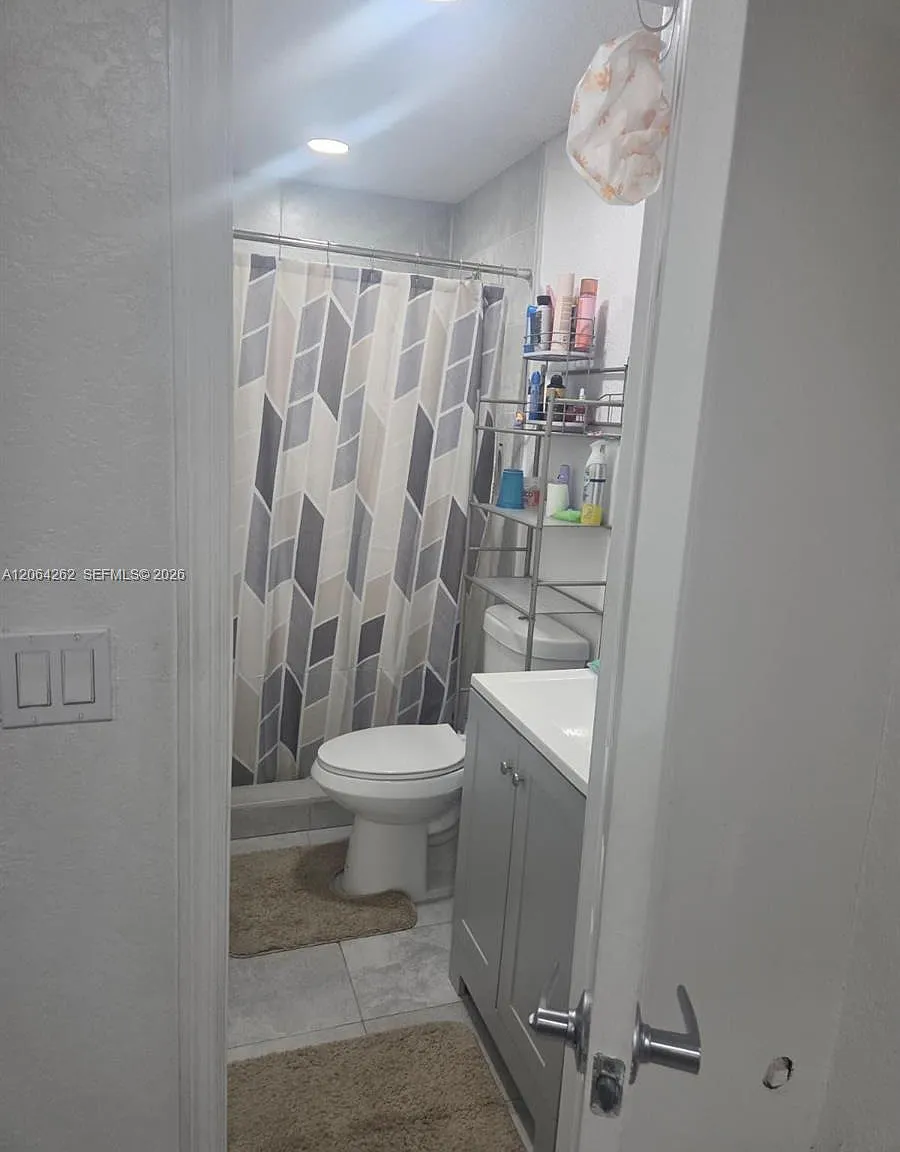 Tamiami Lakes Sec 4 — Photo 3