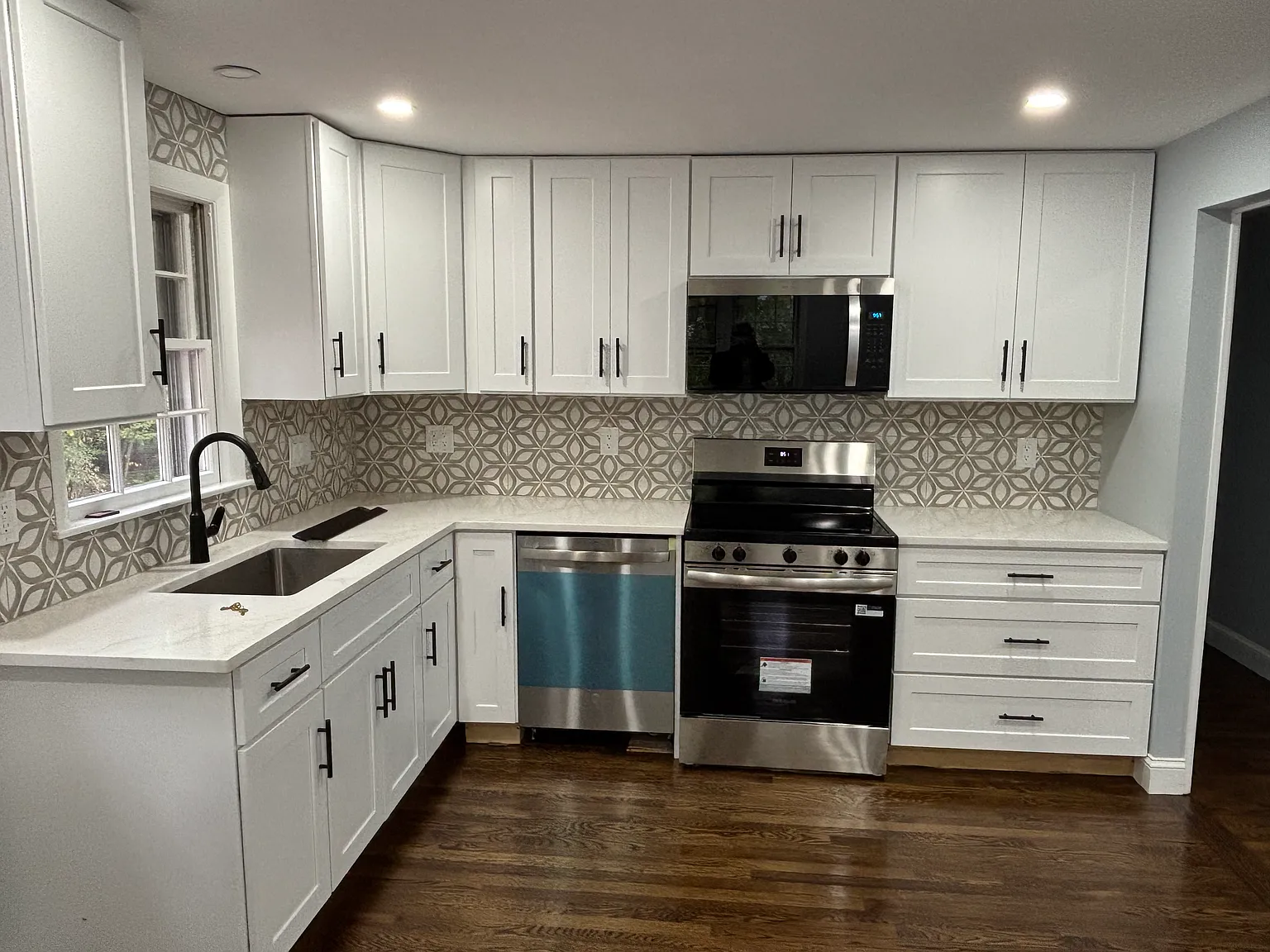 3 bed, 2136 sqft, $4,800 — Photo 3