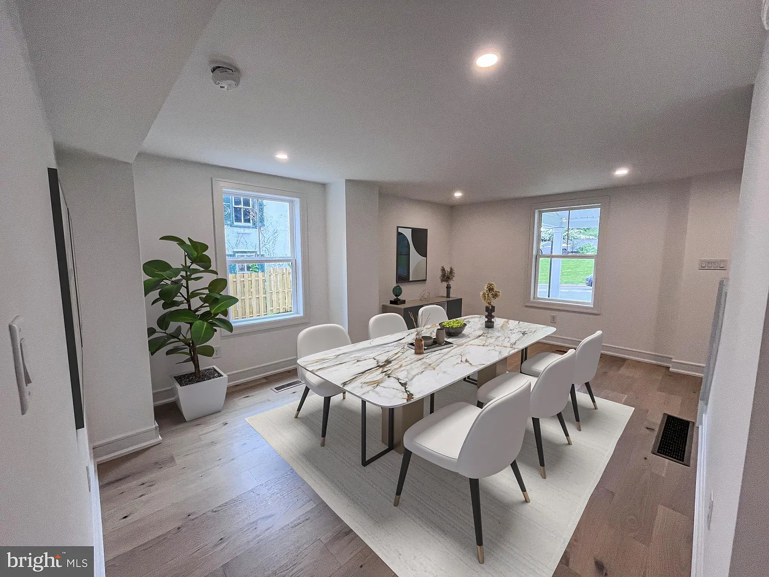 3 bed, 2.5 bath, 2200 sqft, $5,000 — Photo 4