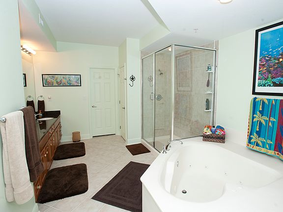 5th image of 2668 Beach Blvd