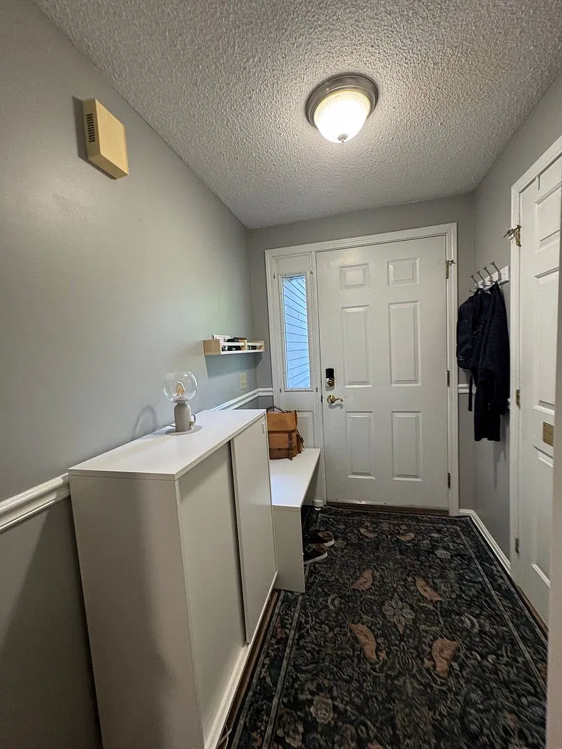 $3,250 3BD/1.5BA Spacious Condo in Portland - Available 10/10!! — Photo 2