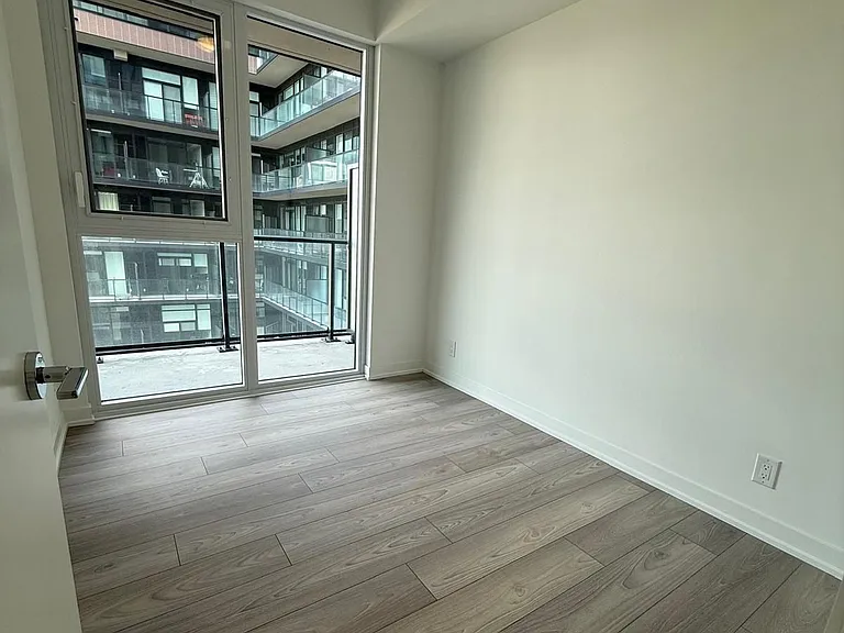 285 Dufferin St #926 — Photo 9