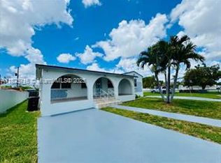 161 W 37th St, Hialeah, FL 33012
