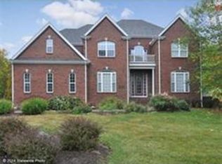 27 Round Farm Rd, Rehoboth, MA 02769