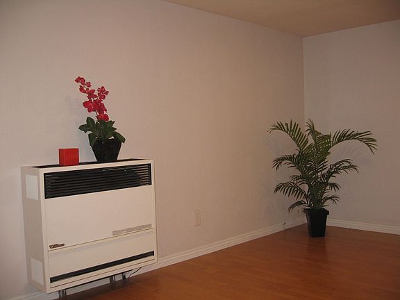 2nd image of 322 E Angeleno Ave