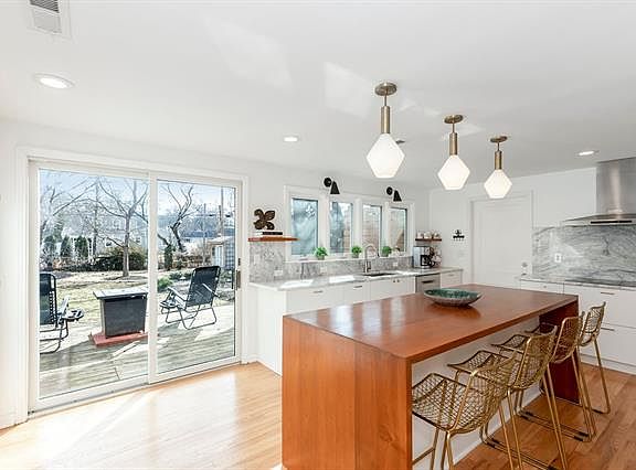 3rd image of 2407 W 79th Ter