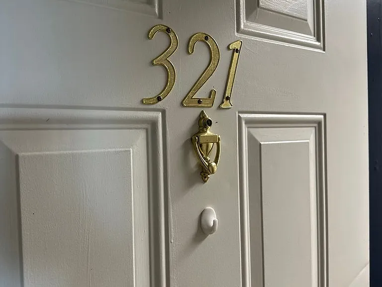 1411 Edinburgh Rd — Photo 1