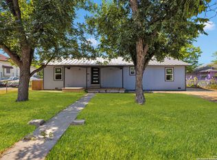 1126 W Lullwood Ave, San Antonio, TX 78201