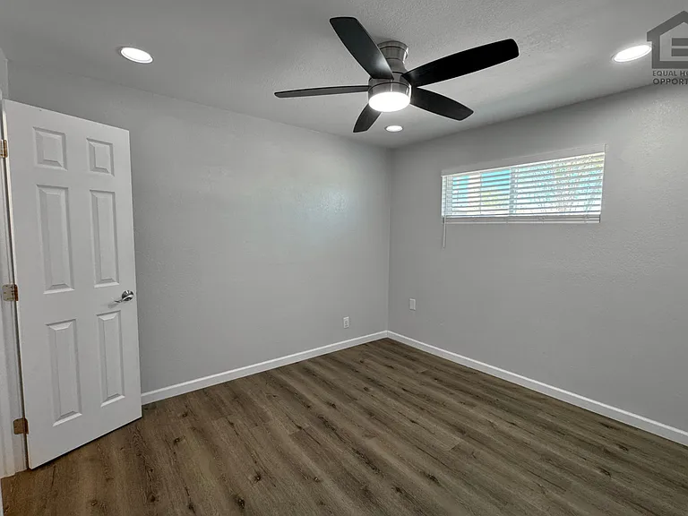 4933 E Willetta St — Photo 40