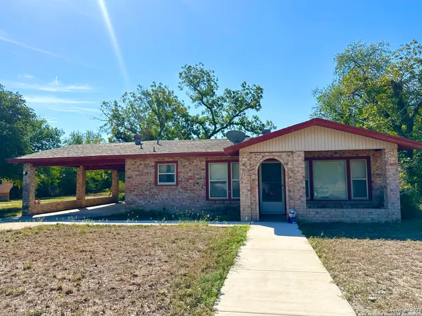 713 BOONE ST, Uvalde, TX 78801