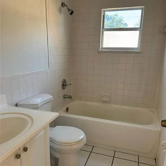 273 Hubbard Ave #208 — Photo 9