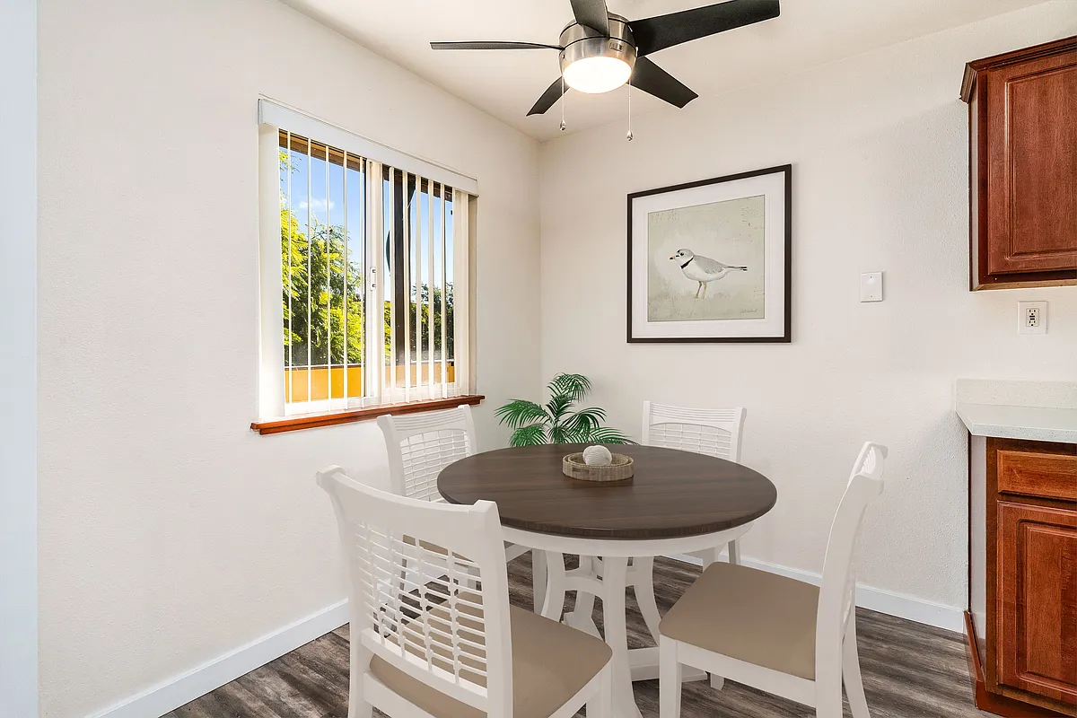 Building Photo - Paraiso Apartments