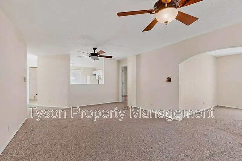3 bed, 2.0 bath, 1412 sqft, $1,895 — Photo 4