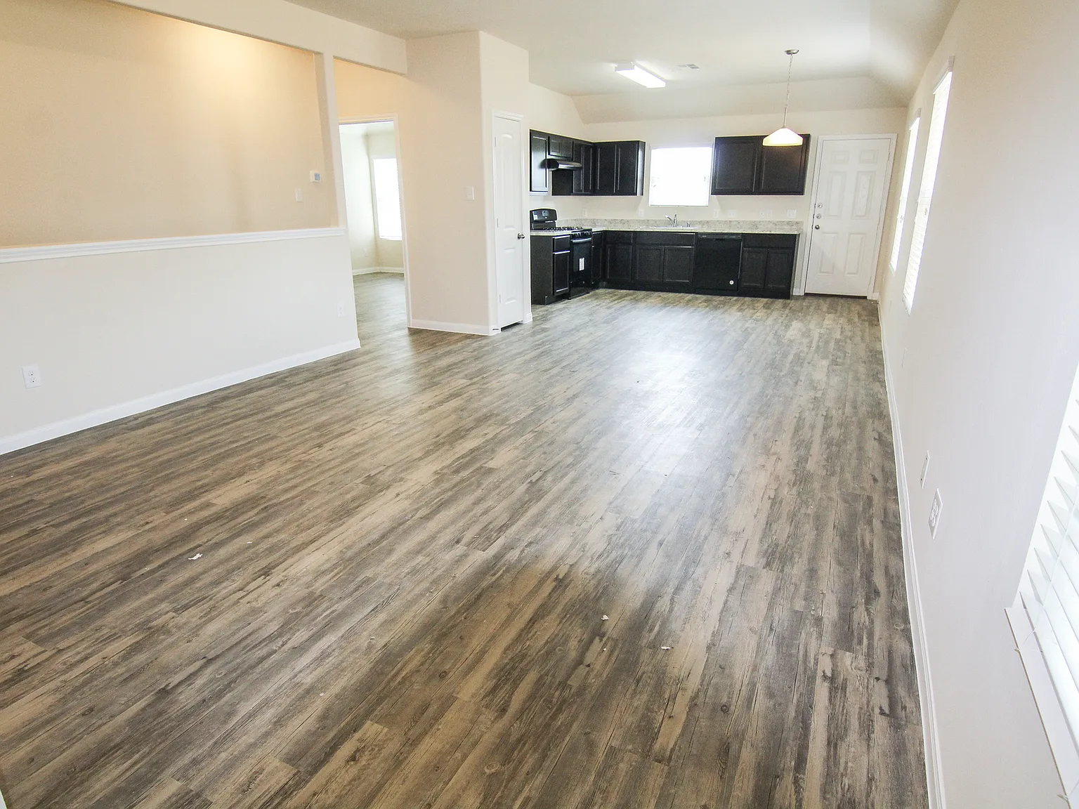 South Post Oak Manor — Photo 2