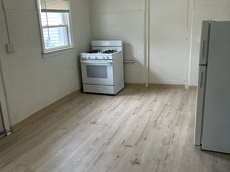 11725 Syracuse St — Photo 5